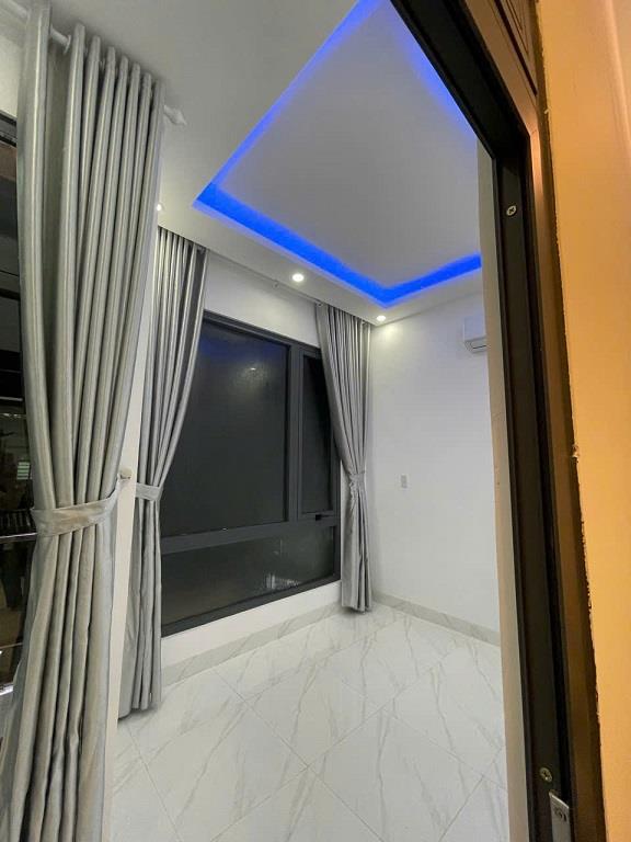 Cc Bán nhà K20/27/11 Hoàng hoa thám vừa nhà ở vừa căn hộ- ngang 8m2405511