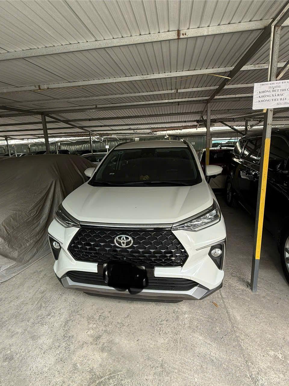 Cần bán Toyota Veloz Cross TOP bản full option- 565 triệu2471856