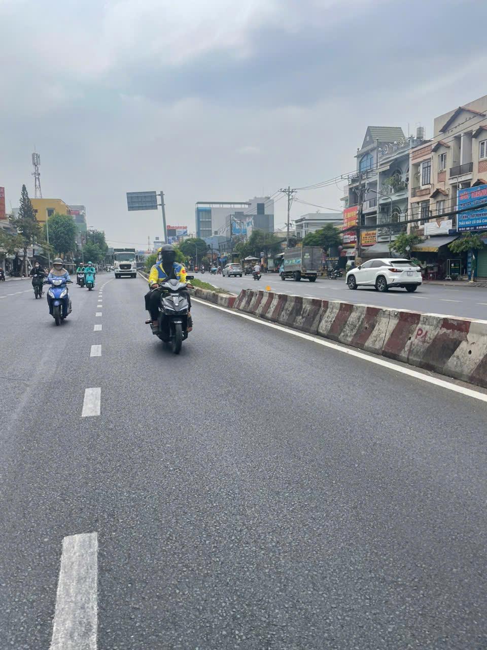 Bán Khách Sạn (6.3x65) Mặt Tiền Tô Ký, Tân Xuân, Hóc Môn Giá Cực VIP2605005