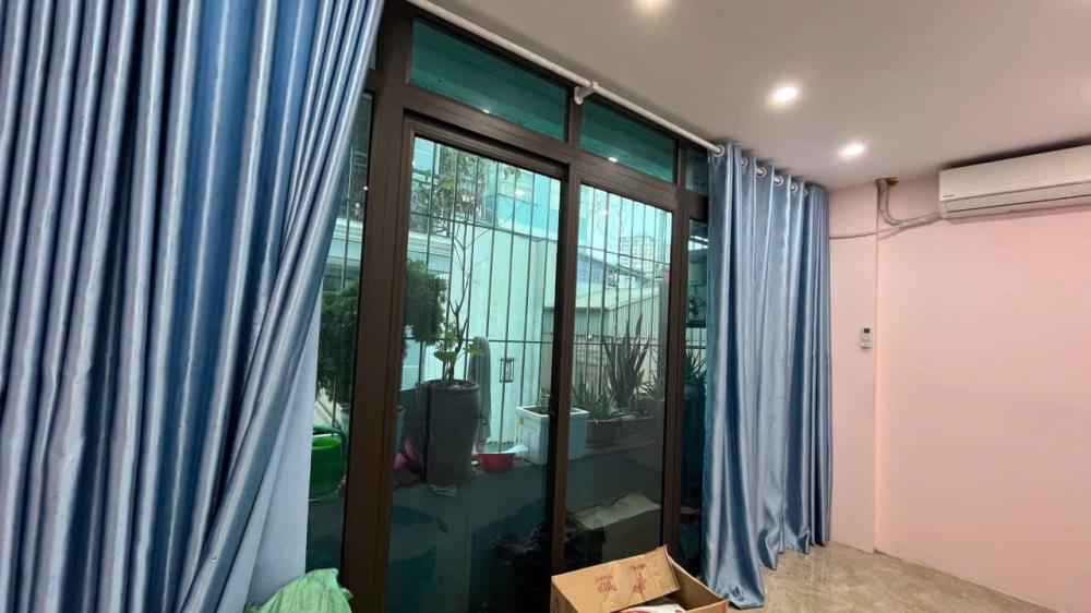 Cho thuê nhà ngõ 90 Phố Hồng Mai, 4 tầng, 30m2, 3 ngủ, 9 Triệu2480221