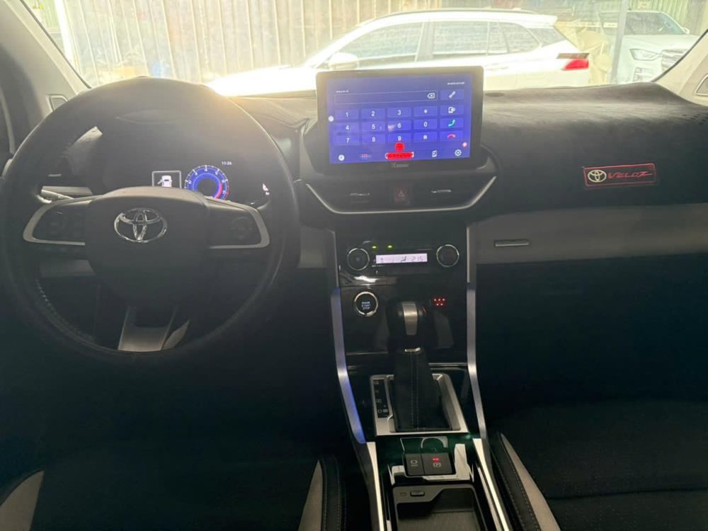 Cần bán Toyota Veloz Cross TOP bản full option- 565 triệu2471854