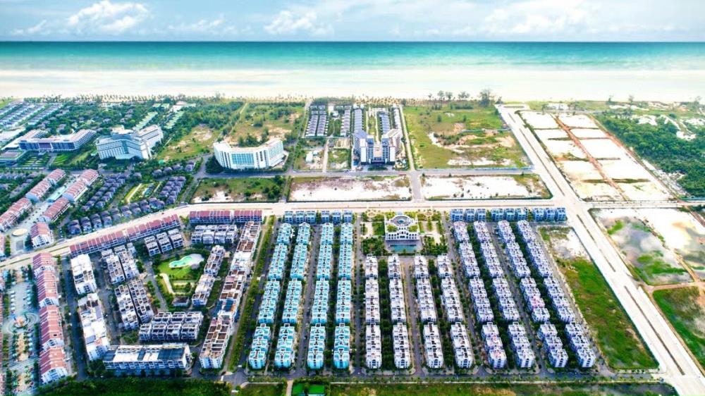 Bán biệt thự đơn lập Phú Quốc full nội thất 3PN , 308m², 15 tỷ nằm trục đường tỷ đô Bãi Trường cách biển 200m2522066