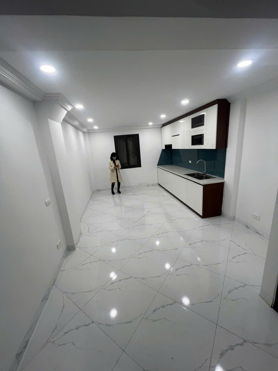 Cho thuê nhà nguyên căn ngõ 41 Tựu Liệt, 36m2, 4 tầng, 5 ngủ, 10 Triệu/tháng2446126