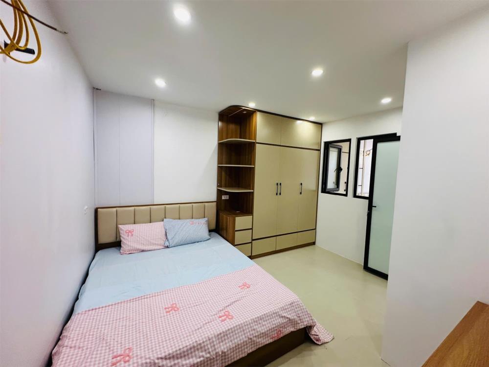 Bán Nhà Tập Thể 3 Tầng Tại Khu Tôn Đức Thắng, Đống Đa - Chỉ hơn 3 tỷ 5 Có 4 phòng ngủ, 2 phòng vệ sinh, 1 phòng khách, 1 phòng thờ, 1 phòng bếp2316236