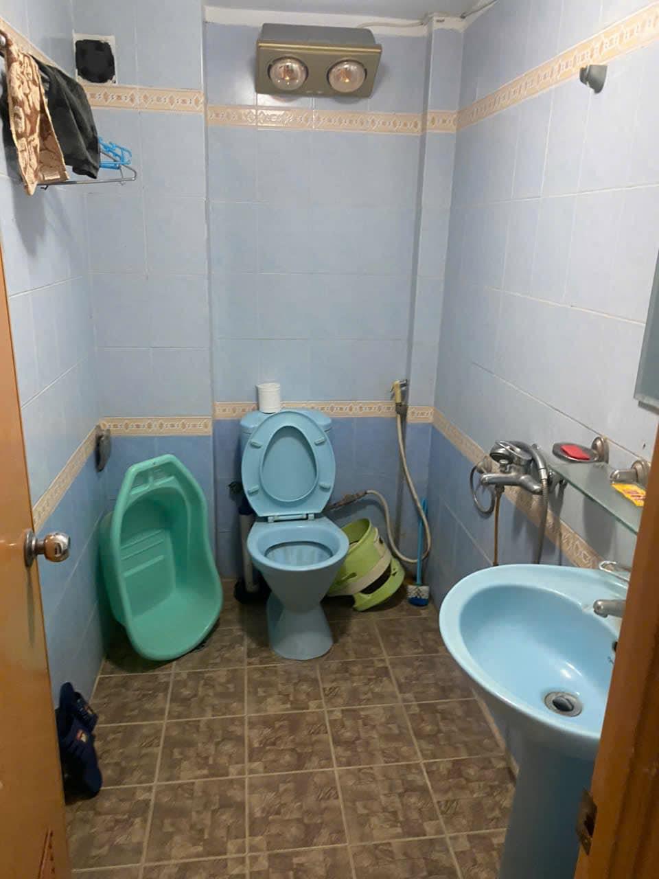 Bán nhà Phố Tân Mai, Hoàng Mai, 63m2, 4 tầng, 4 ngủ, 4 WC - Full nội thất, sổ vuông đẹp2394931