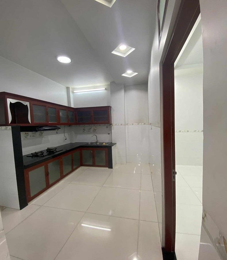 Bán nhà HXH hạ chào 2.7 tỷ. Trần Thái Tông, P15, Tân Bình, 96m2, 4 tầng, ngang 6m2358071