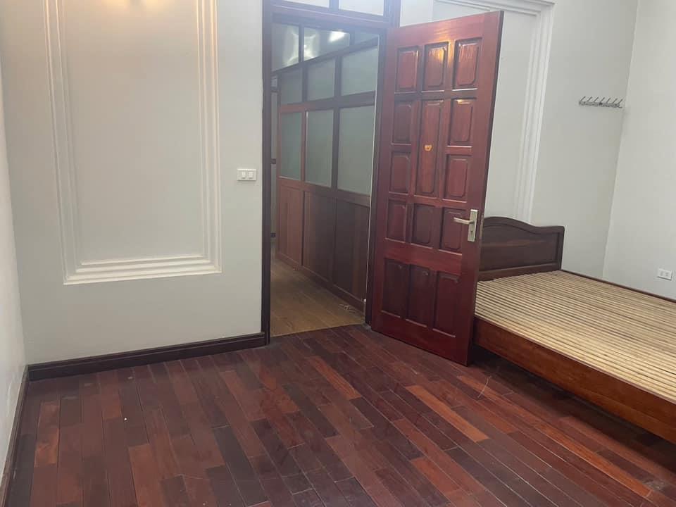 Cho thuê nhà ngõ ô tô tránh 32 Phố Thịnh Liệt, Hoàng Mai 5 tầng, 100m2, MT 4.5m, 25 Triệu2496375