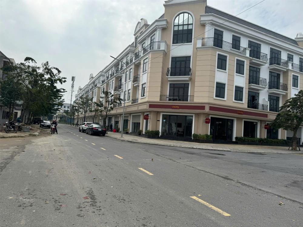 Bán đất đường Hà Huy Tập view Vincom Shophouse Quảng Trị2330217