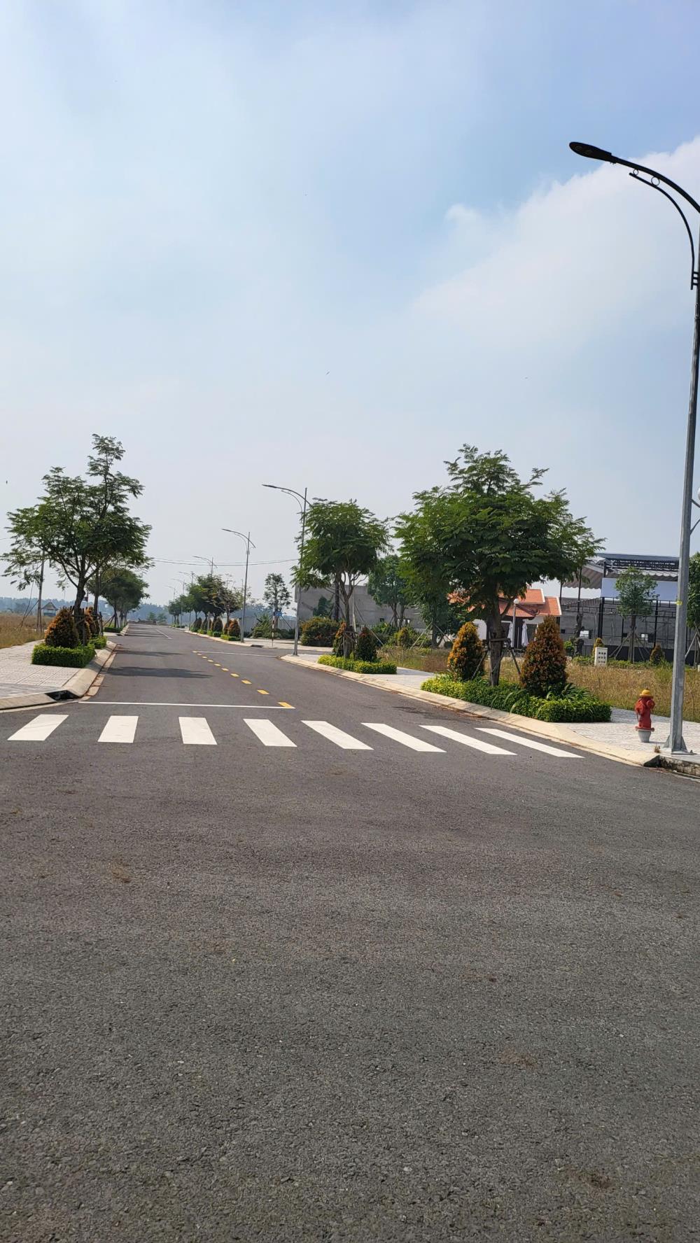 7 suất nội bô King Hill Bến Lức, giá 2,1  tỷ, CK 11%, Sổ đỏ sang tên ngay. CĐT 09176885862585382