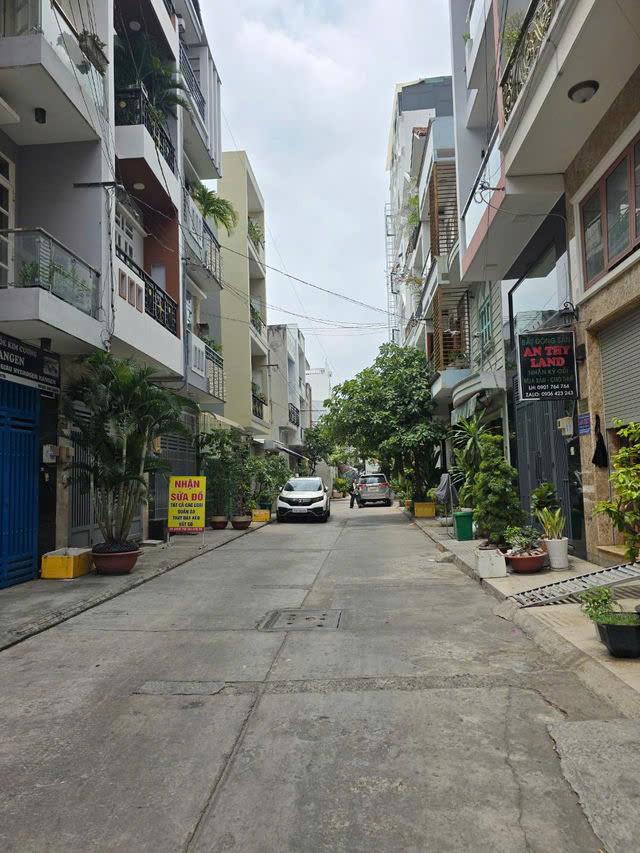 Bán gấp nhà giá mềm nhất quận Tân Phú: 5.2 tỷ - đường Tân Thắng- DT: 51.2M - 3.2mx16m - 1 trệt- 1 lầu- 4 PN - LH: 077 888 5818 chuyên BDS Sài Gòn2591676