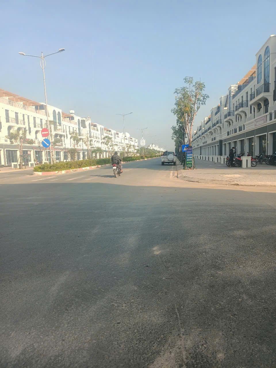 ĐẤT ĐẸP- GIÁ ĐẦU TƯ - Sở hữu ngay lô đất vị trí đẹp tại Thị trấn Hậu Nghĩa, Huyện Đức Hòa, Long An2463902