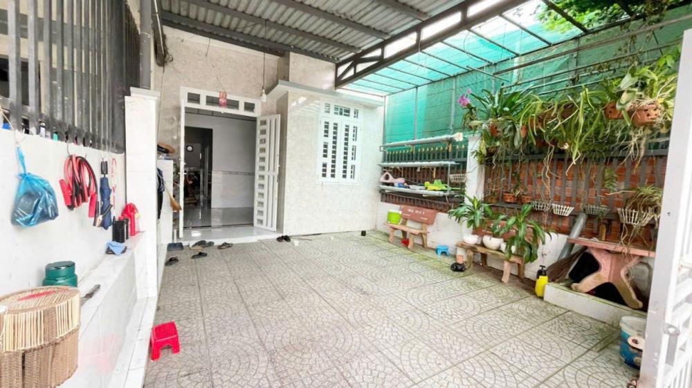 nhà 5,5 triệu 2 phòng ngủ có sân đậu ô tô2616682