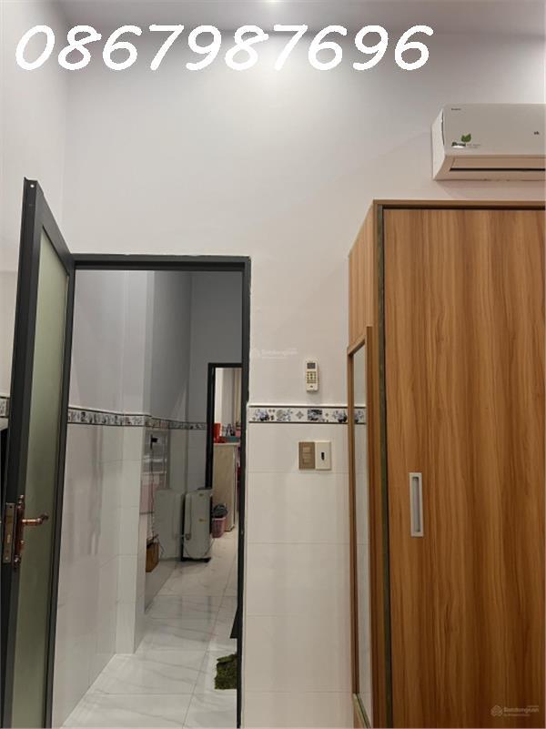 Bán nhà đẹp căn góc đường Nguyễn Thái Học, 2 tầng, 2 phòng ngủ, sân rộng rãi. Vị trí gần chợ Đầm, chỉ cách biển vài trăm mét. Giá 3 tỷ (bao thuế phí sang tên).2444113