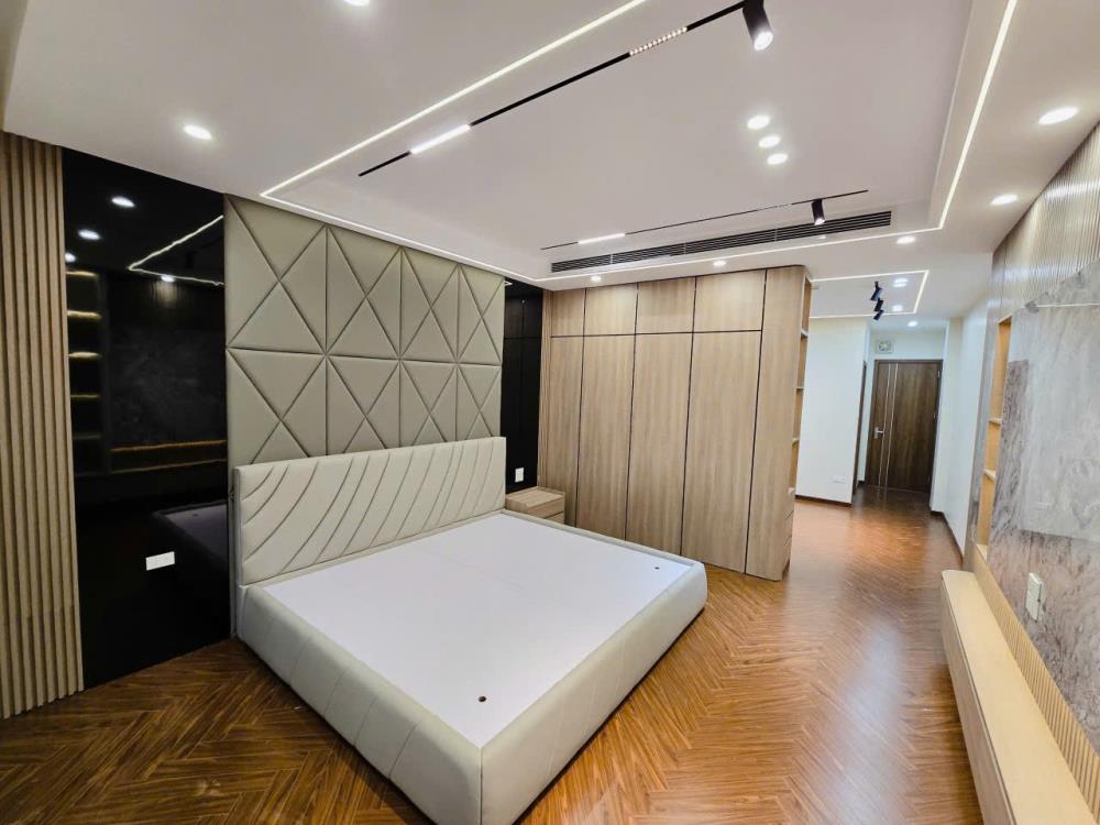 NHÀ ĐẸP - GIÁ TỐT - Vị Trí Đắc Địa Tại Đường Nguyễn Văn Cừ, Quận Long Biên, Thành phố Hà Nội2593255