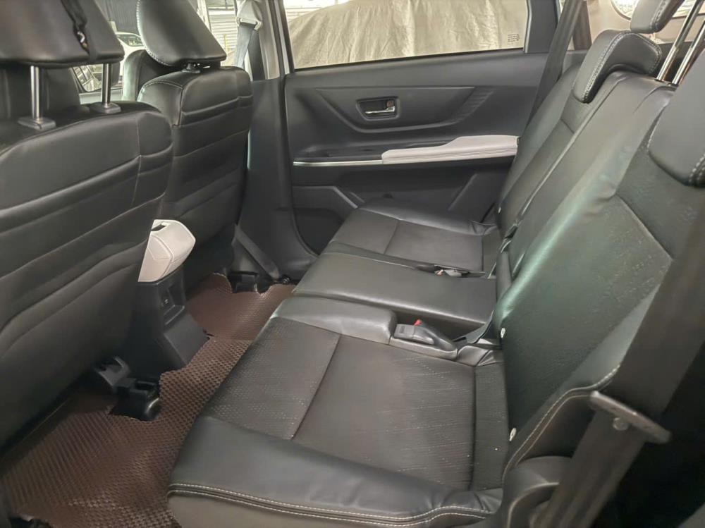 Cần bán Toyota Veloz Cross TOP bản full option- 565 triệu2471857