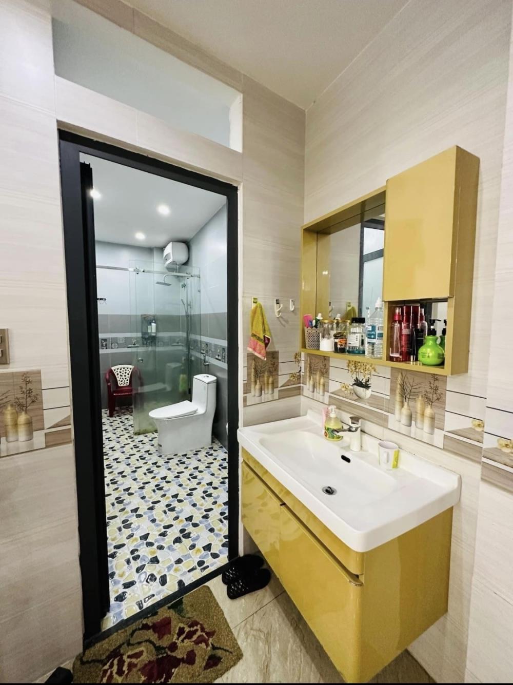 + Khuê Trung Cẩm Lệ, Nhà 3 tầng mặt tiền đường 5,5 m, vài bước chân tới Công viên Thanh Niên.2350077