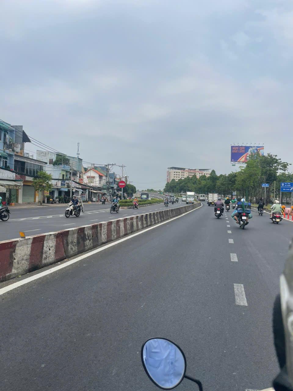 Bán Khách Sạn (6.3x65) Mặt Tiền Tô Ký, Tân Xuân, Hóc Môn Giá Cực VIP2605006