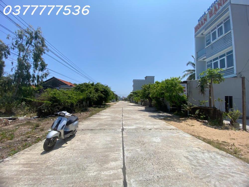 Bán đất thổ cư 2 mặt tiền trước sau 2176m2, Đại Lộ Hùng Vương, TX Đông Hòa, Phú Yên2404012