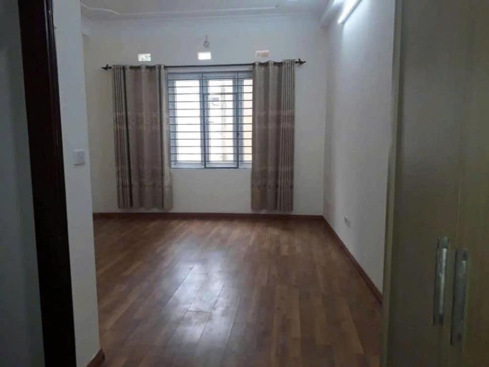 Cho thuê nhà ngõ 188 Phố Vương Thừa Vũ, Thanh Xuân, 4 tầng x 40m2, 2 ngủ, 3 WC, 10.5 Triệu2569719