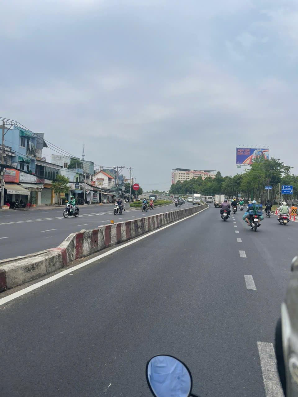 Bán Khách Sạn (6.3x65) Mặt Tiền Tô Ký, Tân Xuân, Hóc Môn Giá Cực VIP2605008