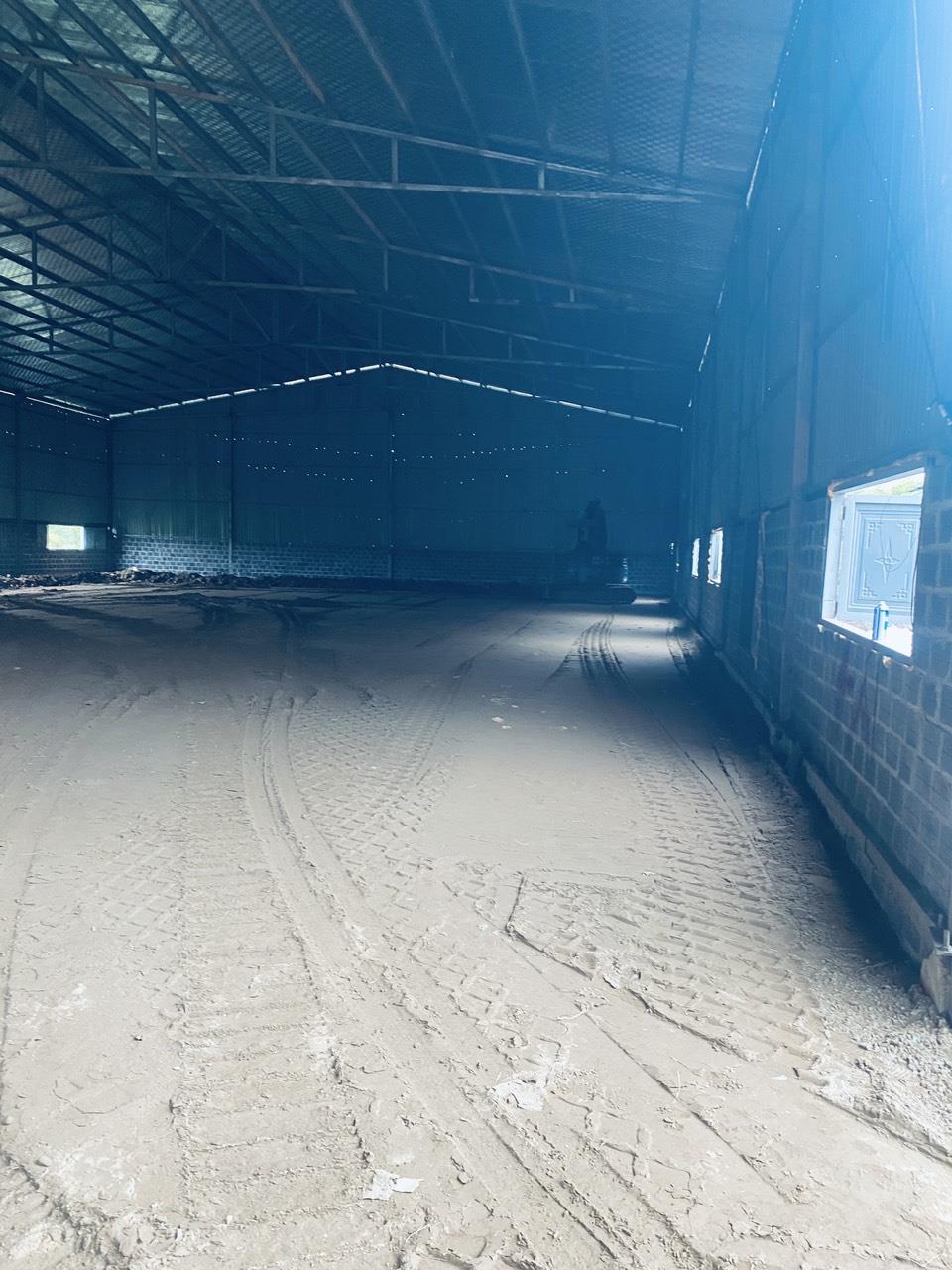 cho thuê kho xưởng tại Sài Sơn , Quốc Oai, Hà Nội. Diện tích 800m2 giá 30k/m xe container đỗ cửa, điện 3fa giá tự thanh toán.2517442
