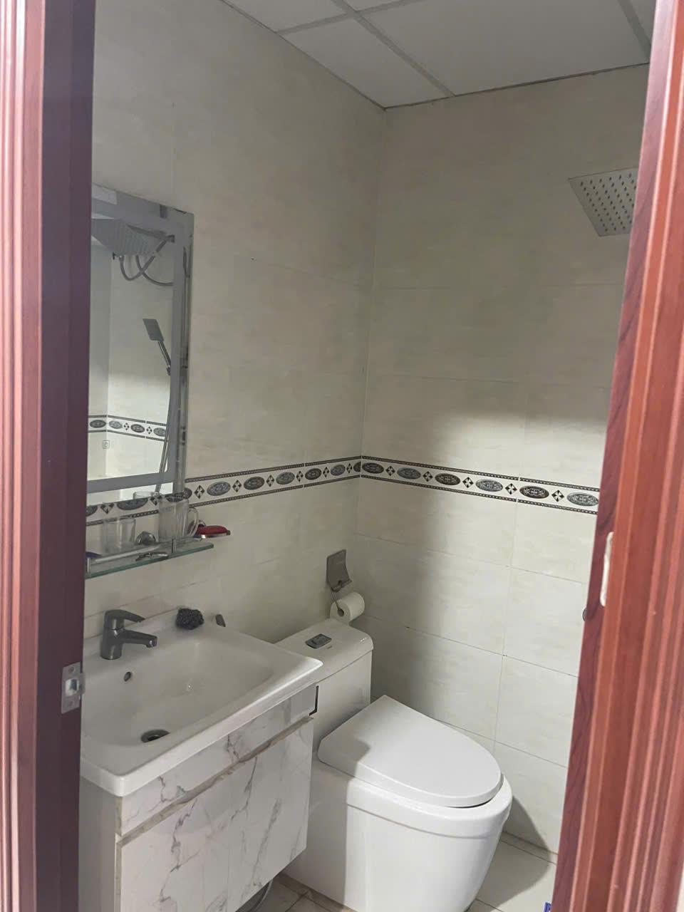 Bán căn hộ chung cư Blue Sky Tower 68m2 2 tỷ 2PN full nội thất, nhiều tiện ích hiện hữu2394512