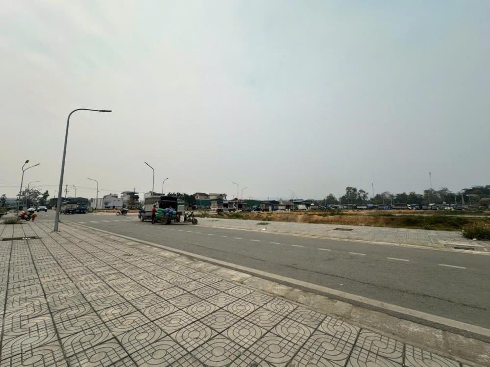 Cần bán mảnh đất phân lô khu trung tâm chợ sầm uất thôn 6 Lưỡng Vượng, Tp Tuyên Quang.2597183