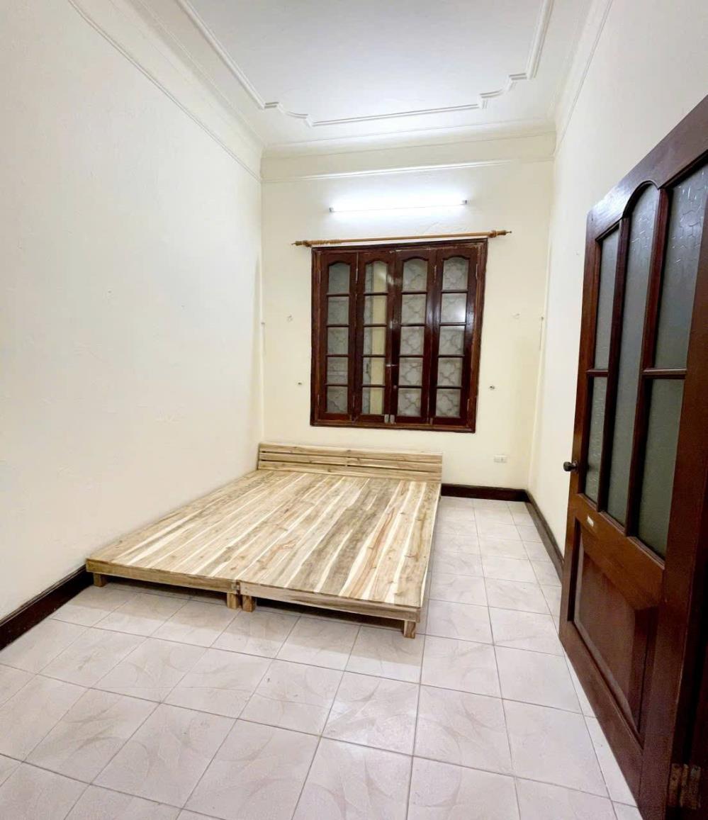 Cho thuê nhà làm VP, CHDV, Home Stay Phố Đội Cấn, B,Đình, 2 tầng, 52m2, 3PN, 2 WC, 13 Tr2437472