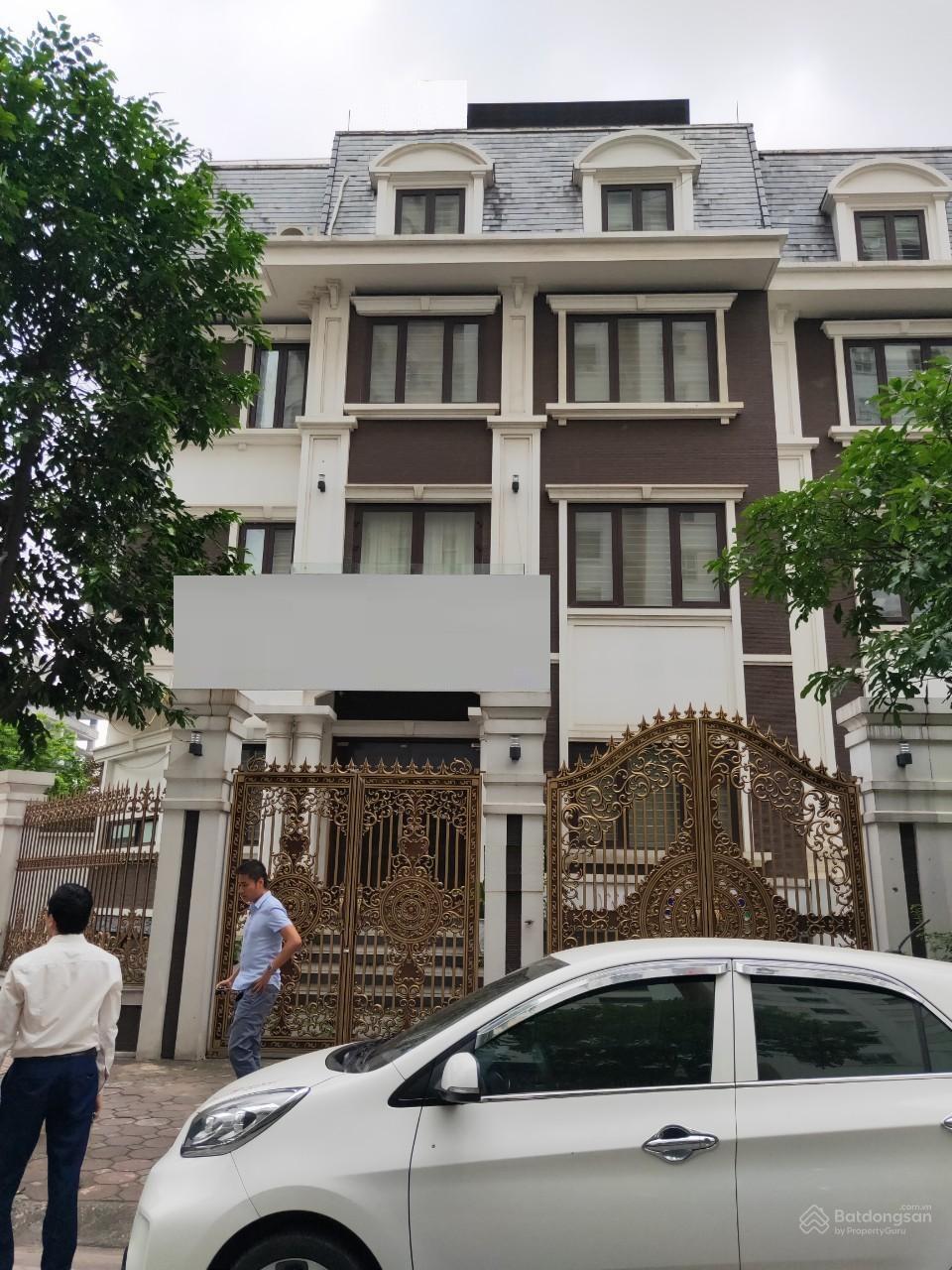 Cho thuê biệt thự Hoàng Quốc Việt, 200m2, 5 tầng lô góc, thang máy2607694
