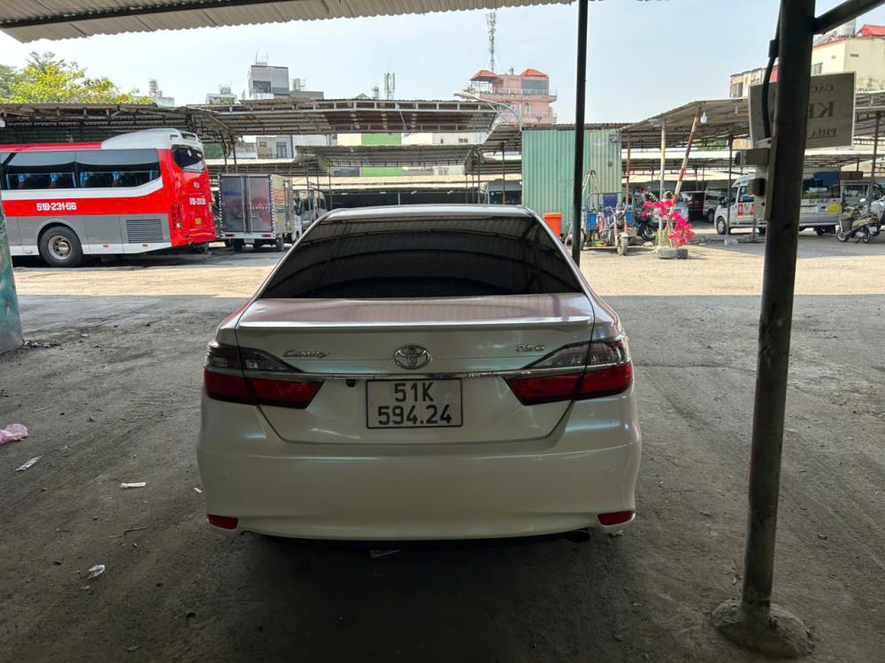 Chính chủ bán xe TOYOTA CAMRY sx năm 2015 2440996