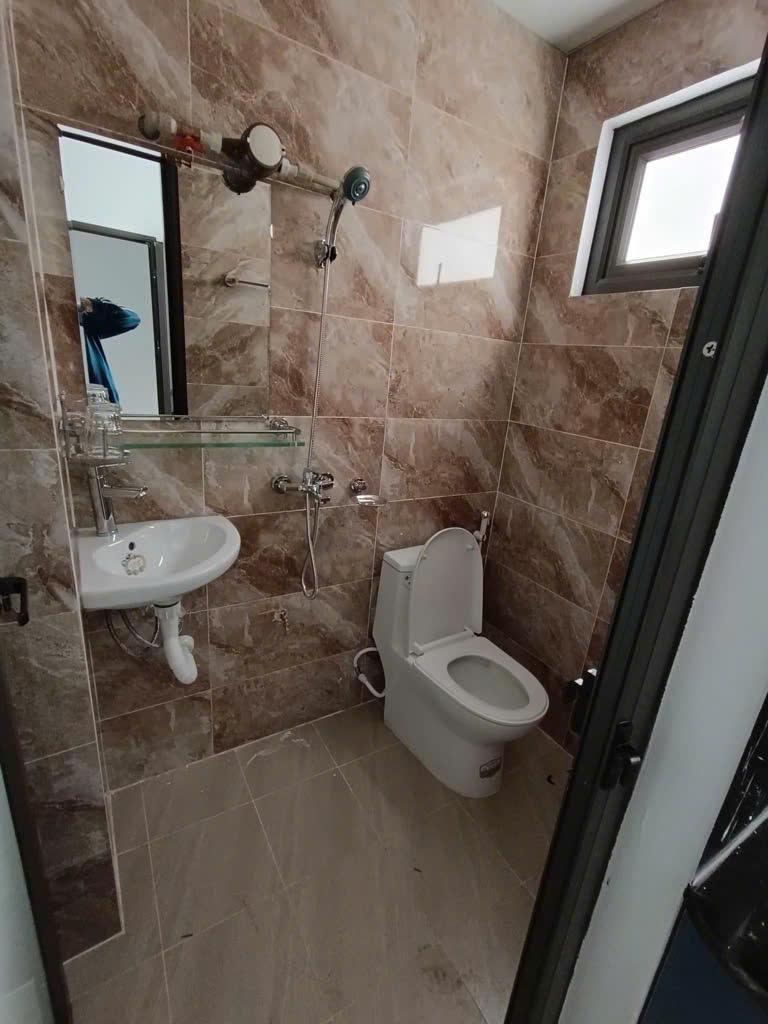 Bán CHDV  Phùng Khoang, 71m2, 7 tầng, thang máy, dòng tiền 1.2 tỷ/năm, sổ đỏ nở hậu, 15.8 tỷ2479602