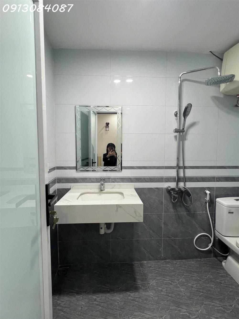 Chính chủ cho thuê Căn hộ tập thể tầng 1 phố Lý Văn Phúc ( cắt Nguyễn Thái Học) !!!2402952