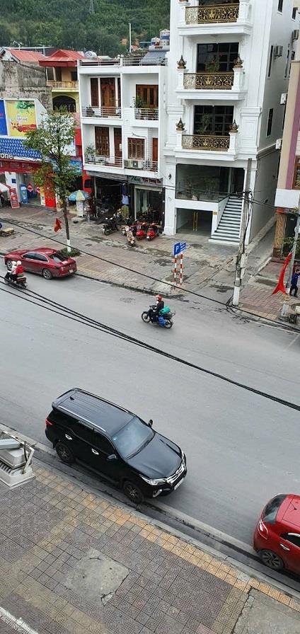 Cho thuê căn nhà mặt đường Trần Phú nở hậu làm cửa hàng kinh doanh hoặc trụ sở văn phòng2394584