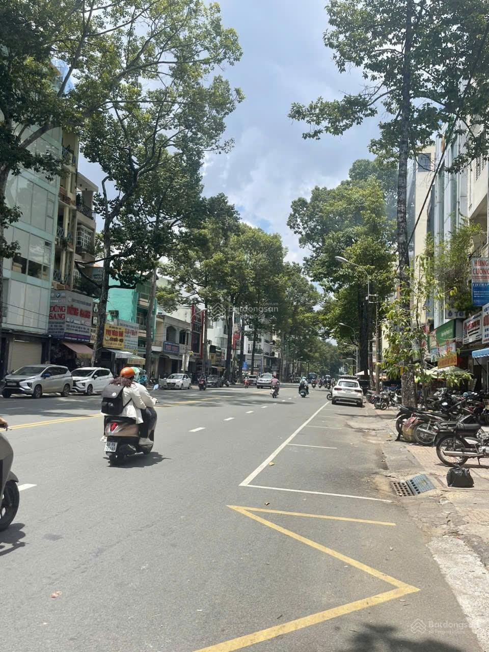 *Bán Nhà Mặt Tiền Vị Trí Đẹp Ngay Trần Hưng Đạo-Bùi Hữu Nghĩa Q5 (4.2X19m) 5Tầng, 30Tỷ2561884