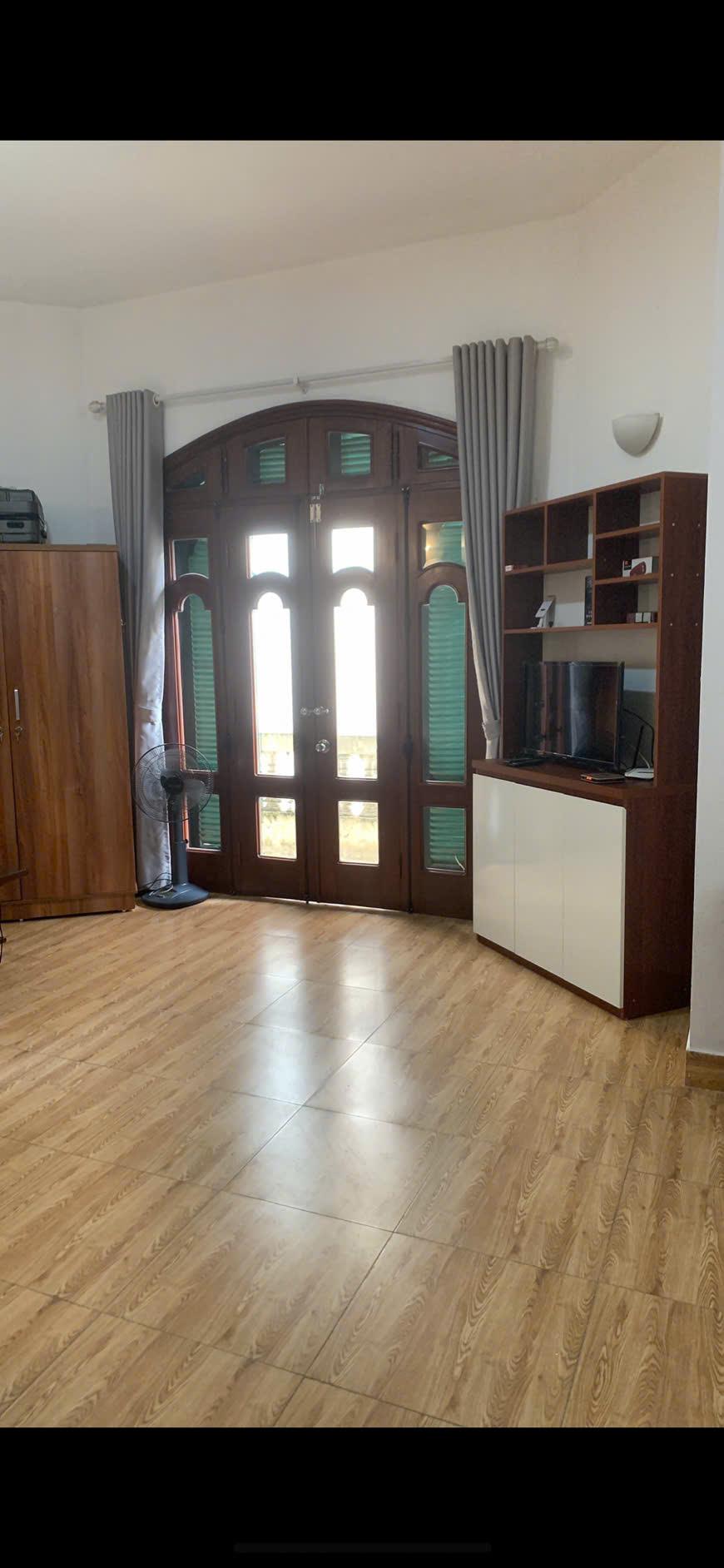 Chính chủ cho thuê căn hộ Studio tầng 3 tại ngõ 31 đường Xuân Diệu, Phường Quảng An, Tây Hồ, Hà Nội.2611148