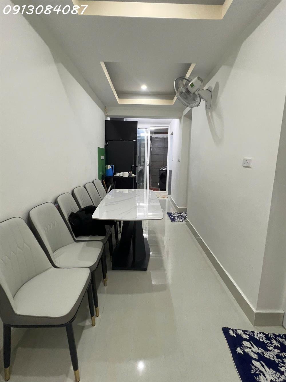 Chính chủ cho thuê Căn hộ tập thể tầng 1 phố Lý Văn Phúc ( cắt Nguyễn Thái Học) !!!2402950