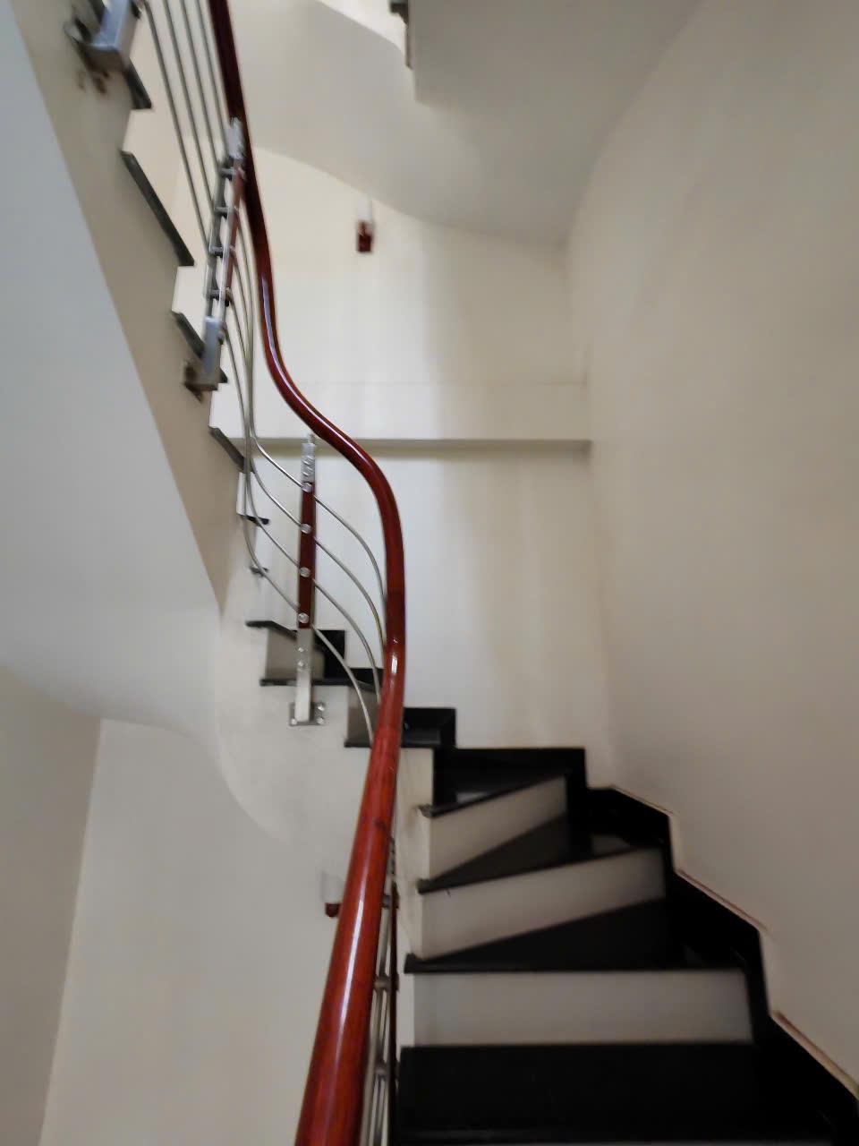 Cần bán nhà dòng tiền Lô góc Phố Trương Định 100m ra phố, 5 tầng x 44m2, 8 ngủ, giá 6.95 tỷ2406571
