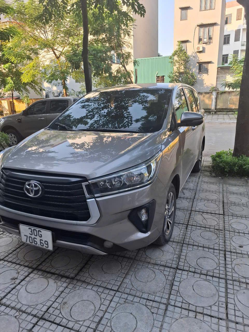 Bán Toyota Innova bản mới  số sàn – sản xuất 12/2020 – chính chủ từ đầu2654863