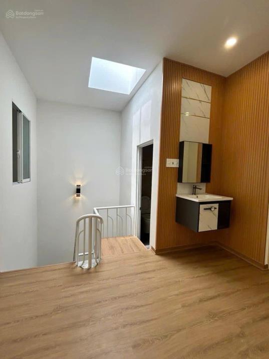 Bán căn nhà chính chủ tại TTTP, đường Định Cư. Nhà mới xây, nội thất đầy đủ, dọn vào ở liền. Giá chỉ 3,35 tỷ (bao phí thuế, bớt lộc). Liên hệ ngay 0867987696.2443836