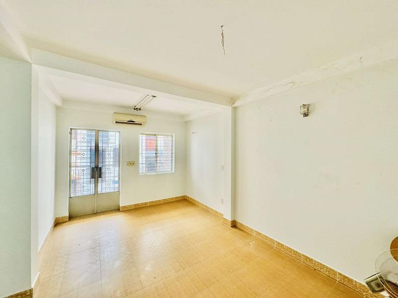Bán nhà HXH nhỏ Nguyễn Thiện Thuật, P3, Quận 3, 35m2, 3 tầng, chỉ nhỉnh 5 tỷ2378564