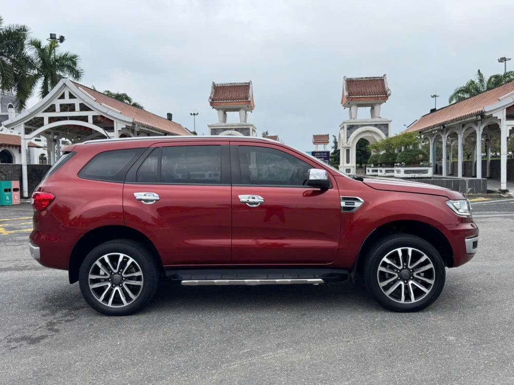 CHỈ 820TR SỞ HỮU NGAY XE FORD EVEREST TITANIUM 2019 – 1 CHỦ, CHẠY 69.000KM2406125