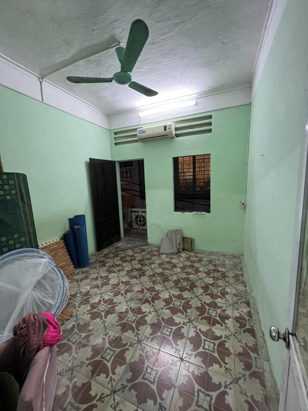 Cho thuê nhà Đê La Thành nhỏ 36m2, 2 tầng, 2 ngủ, 2 wc, 8 Triệu/th2494050