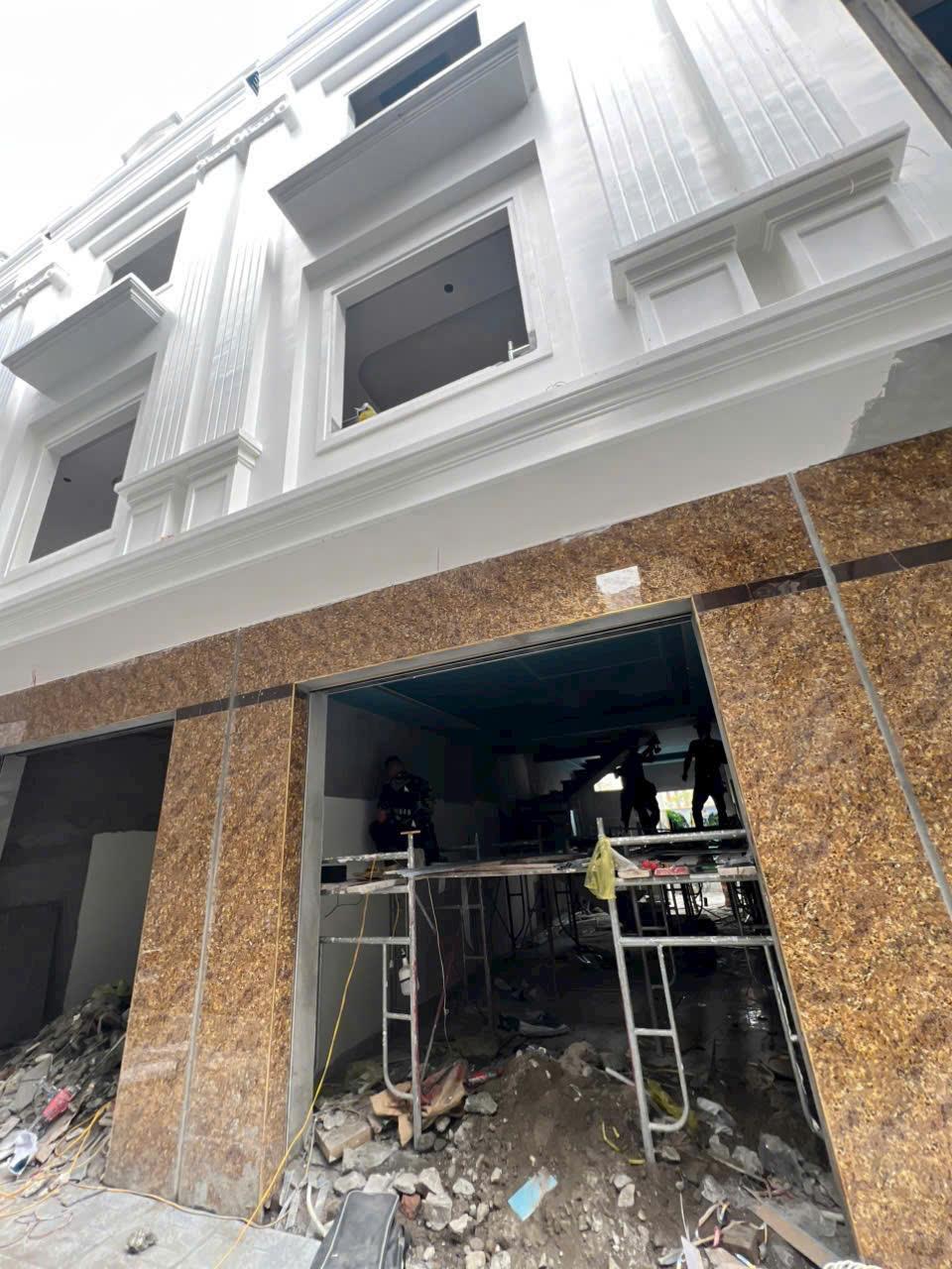 Nhà đẹp tại Chợ Hoa Đằng Hải ,3 tầng mới, vệ sinh khe thoáng sau nhà2623675