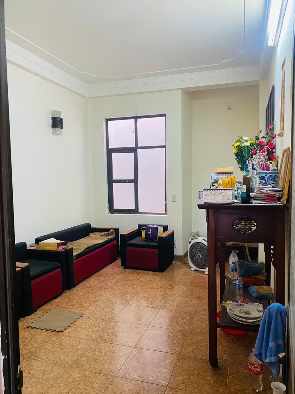 Bán nhà Phố Tân Mai, Hoàng Mai, 63m2, 4 tầng, 4 ngủ, 4 WC - Full nội thất, sổ vuông đẹp2394929
