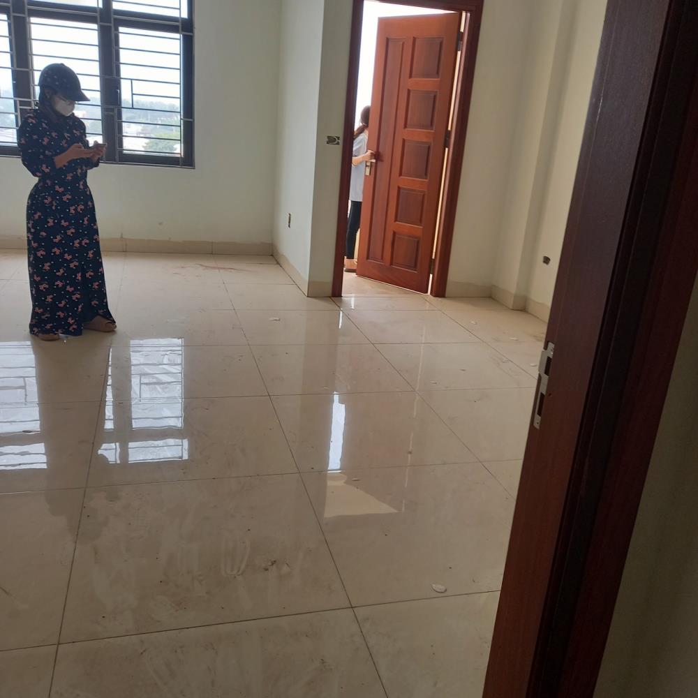 Cho thuê nhà riêng phân lô 50m² ô tô đỗ cửa tại Hoàng Quốc Việt, Cầu Giấy, phù hợp làm VP công ty, giá thuê 32tr/tháng2577207