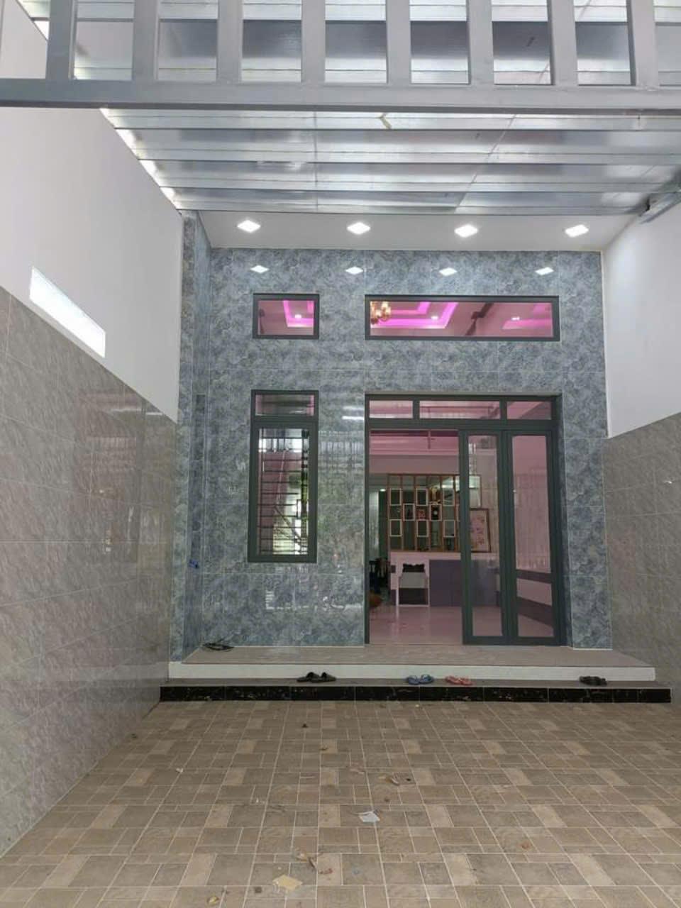 CẦN BÁN NHÀ THANH ĐỨC LONG HỒ VĨNH LONG, NHÀ ĐẸP MỚI SỔ HỒNG RIÊNG, GIÁ 5TY THƯƠNG LƯỢNG2350369