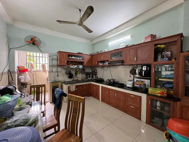GIÁ MỀM NHẤT QUẬN BÌNH TÂN: 6.6 TỶ - Diện tích: 81m² (4x20m) - 3 TẦNG – HẺM XE TẢI THÔNG - 1 trệt, 2 lầu – 3PN, 3WC, phòng thờ, ban công -LH: 077 888 5818 CHUYÊN BDS SAIGON2607962