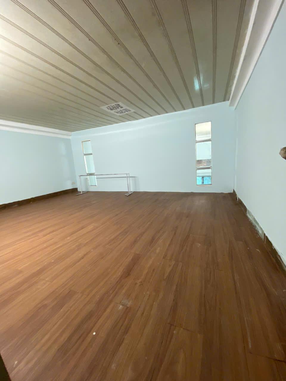 Cho thuê nhà nguyên căn ngõ 364 Giải Phóng 1.5 tầng x 70m2, 2 ngủ, 6.5 triệu2489880