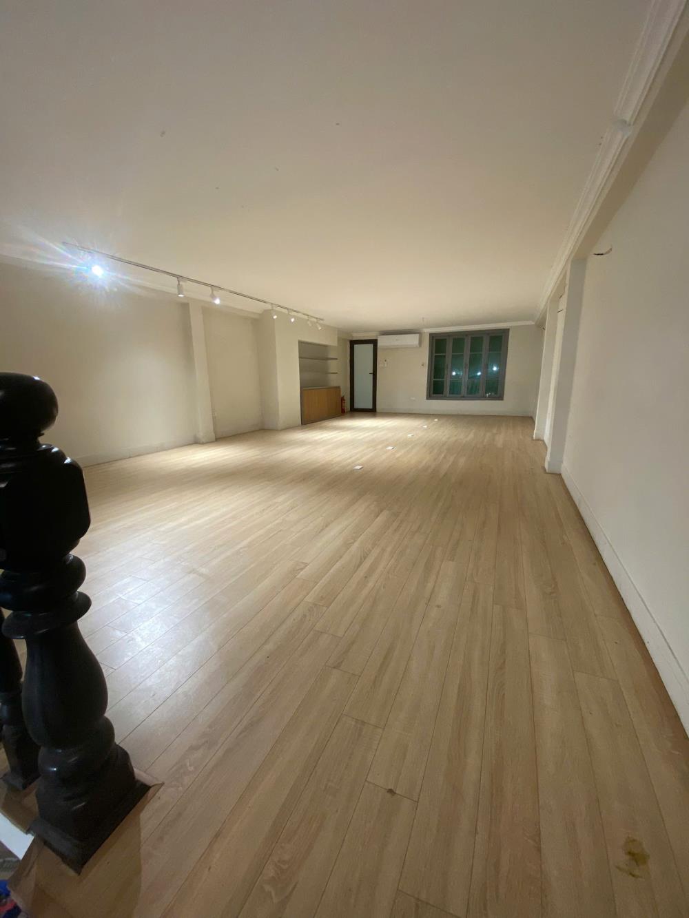 Cho thuê LÀ BIA, SPA, KD SẠCH MBKD Phố Trung Kính, Cầu Giấy 4 tầng, 140m2, 62 Triệu2465372