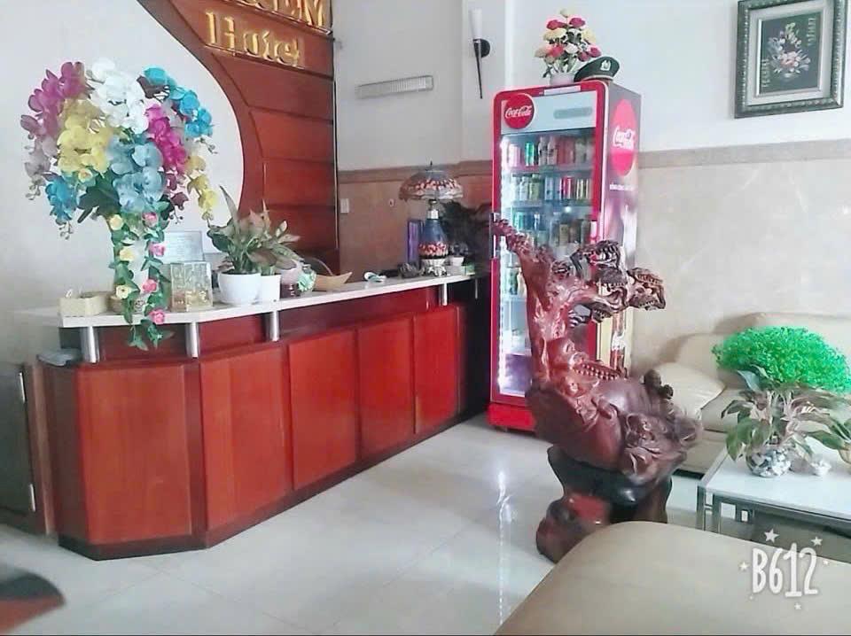 BÁN KHÁCH SẠN 7 TẦNG (9 x 18) MẶT TIỀN HÀ HUY GIÁP - KHU NAM LONG, Q122536786